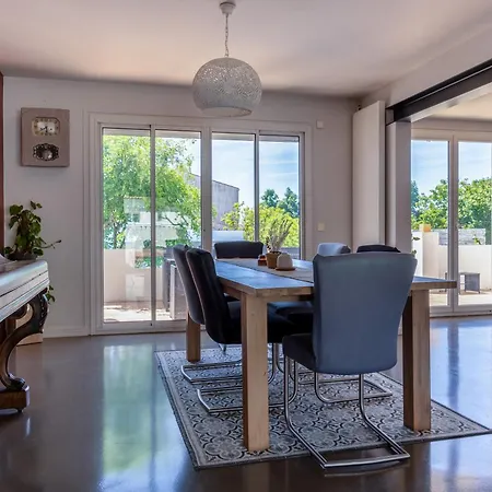 Belle Maison Familiale Avec Piscine Et Jardin Apartment *