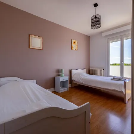 Belle Maison Familiale Avec Piscine Et Jardin Apartment